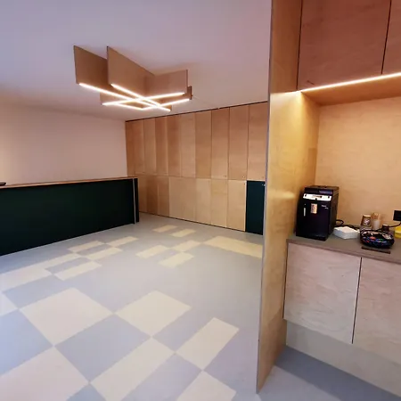 Хостел Marmot Capsule