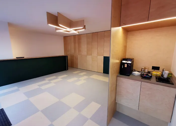 אכסניה Marmot Capsule