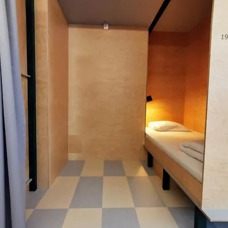 Хостел Marmot Capsule